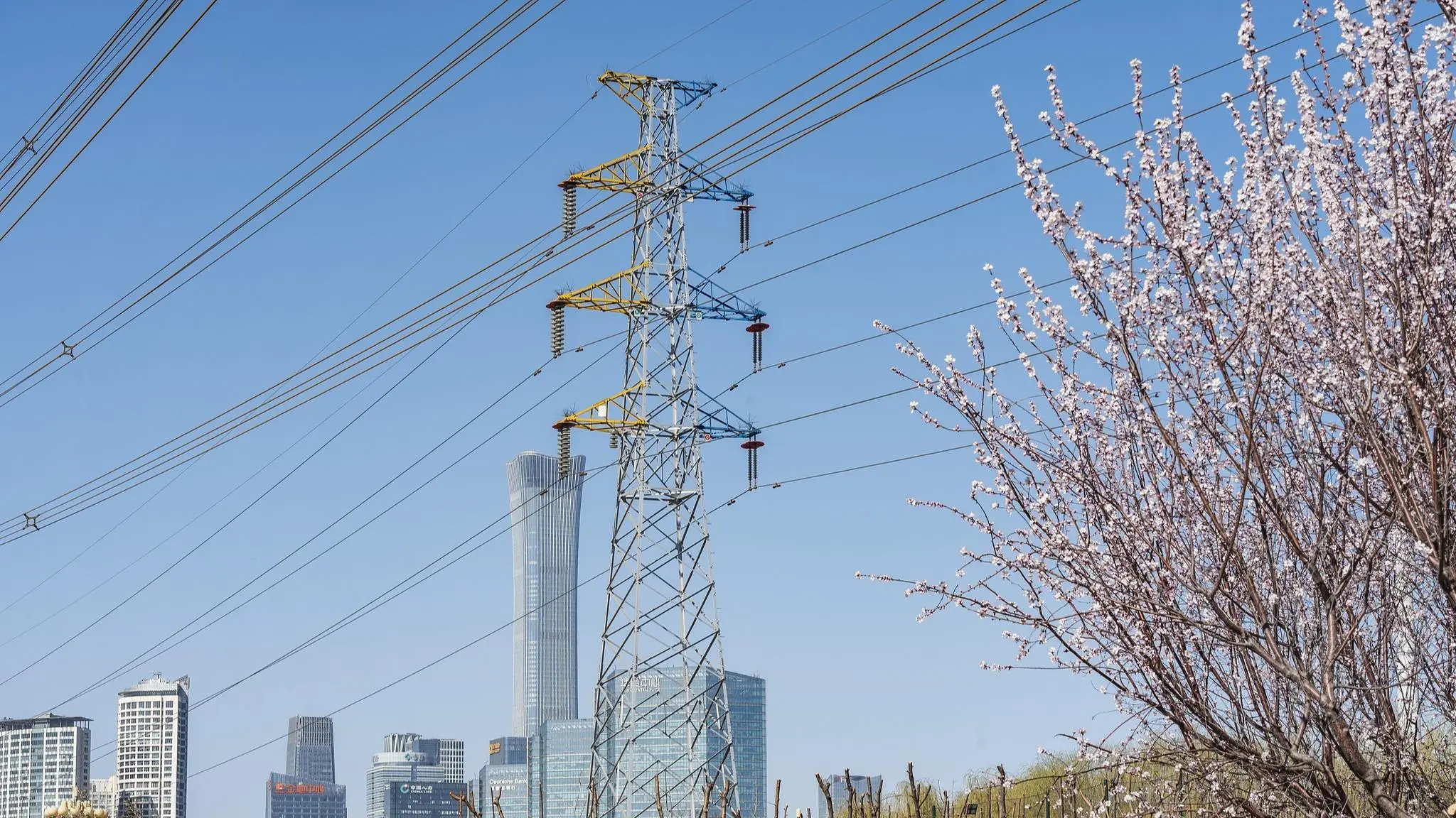 2025年我國(guó)全社會(huì)用電量突破10萬(wàn)億度