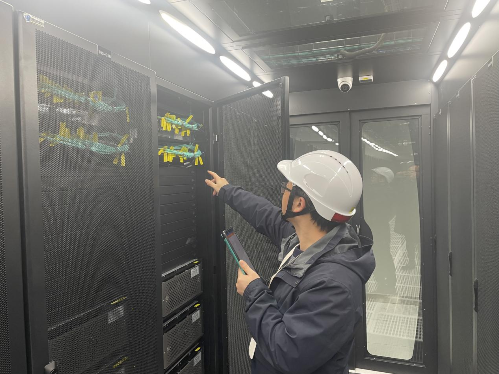 數(shù)據(jù)中心需求抵消美元疲軟影響，施耐德電氣利潤(rùn)超預(yù)期